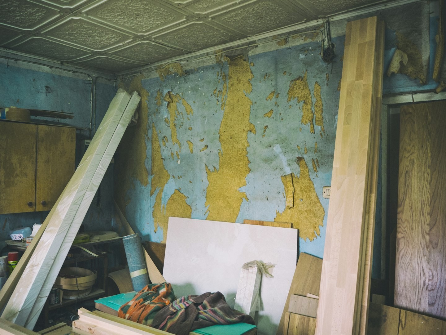 Before image of a messy room.